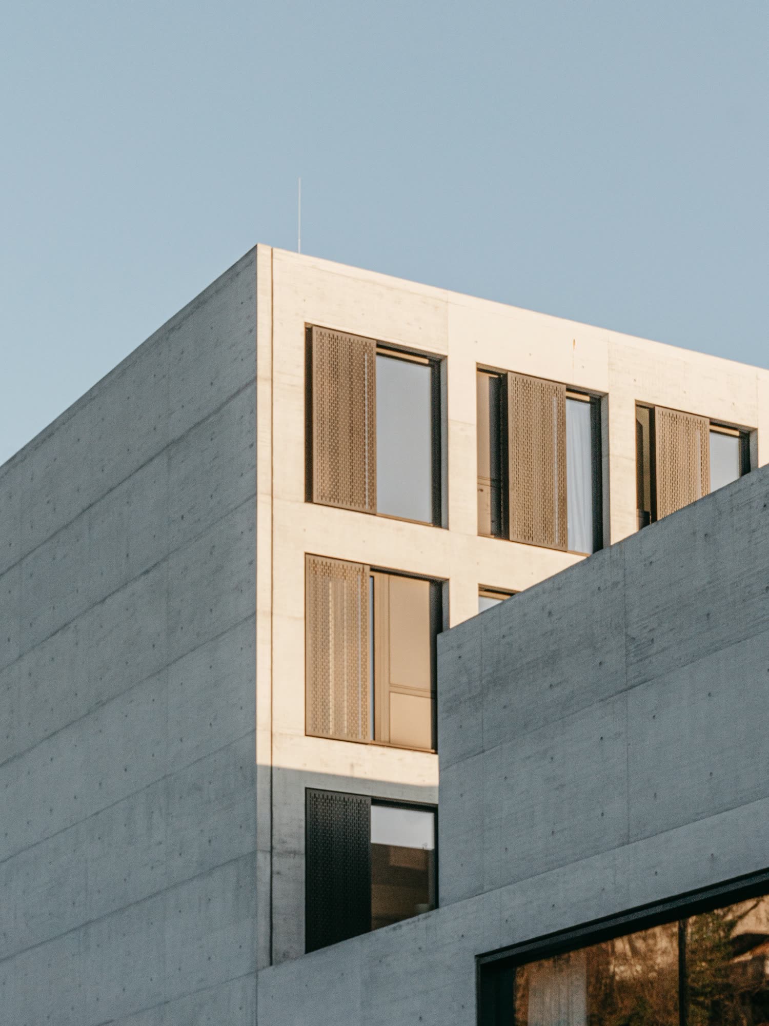 Fachada de concreto de um edifício contemporâneo